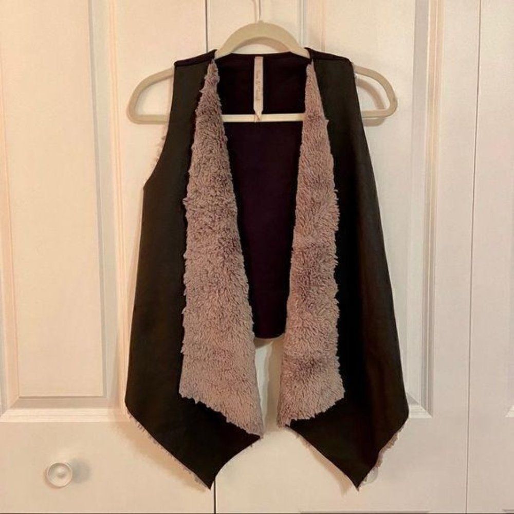 Hem & Thread Black Vegan Leather Faux Fur Lined Open Vest Small